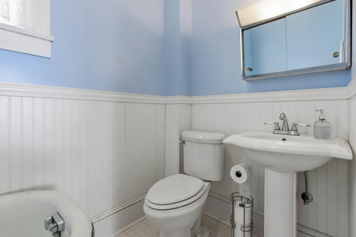 Downstairs full bath