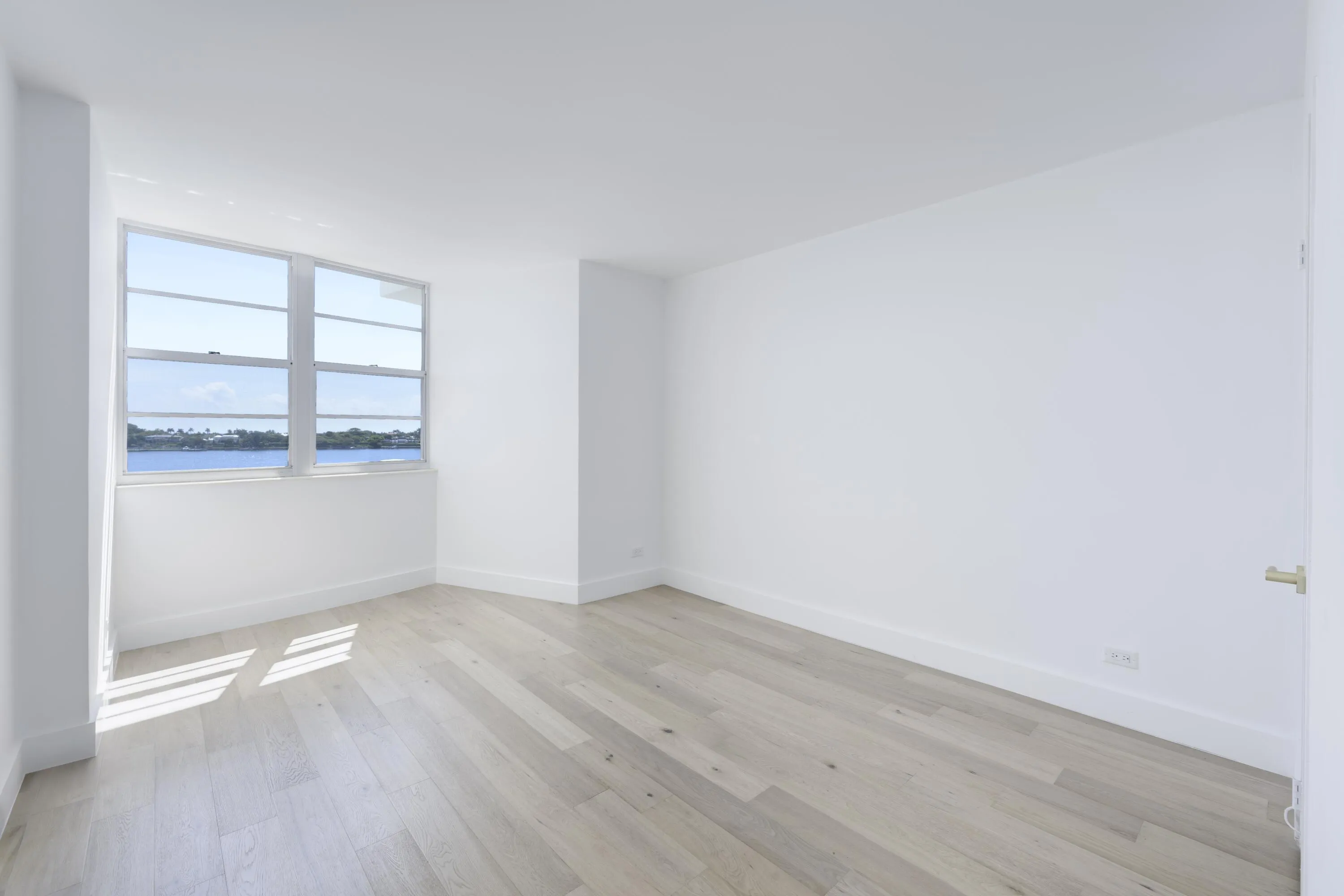 2800 N Flagler Dr Apt 709 West-print-008