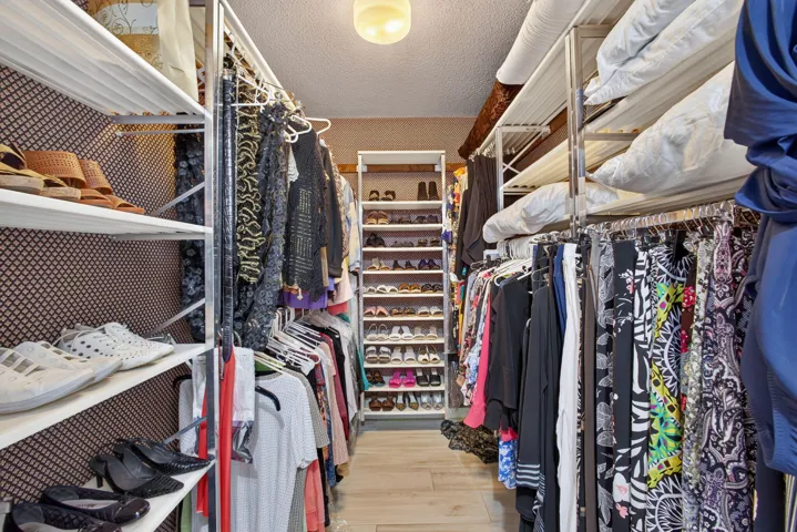 Walk in closet