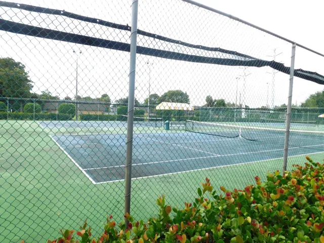 TENNIS