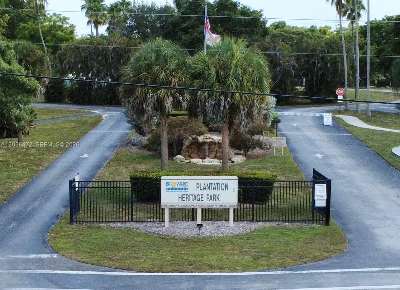 Popular Plantation Heritage Park just a short 1 block away!