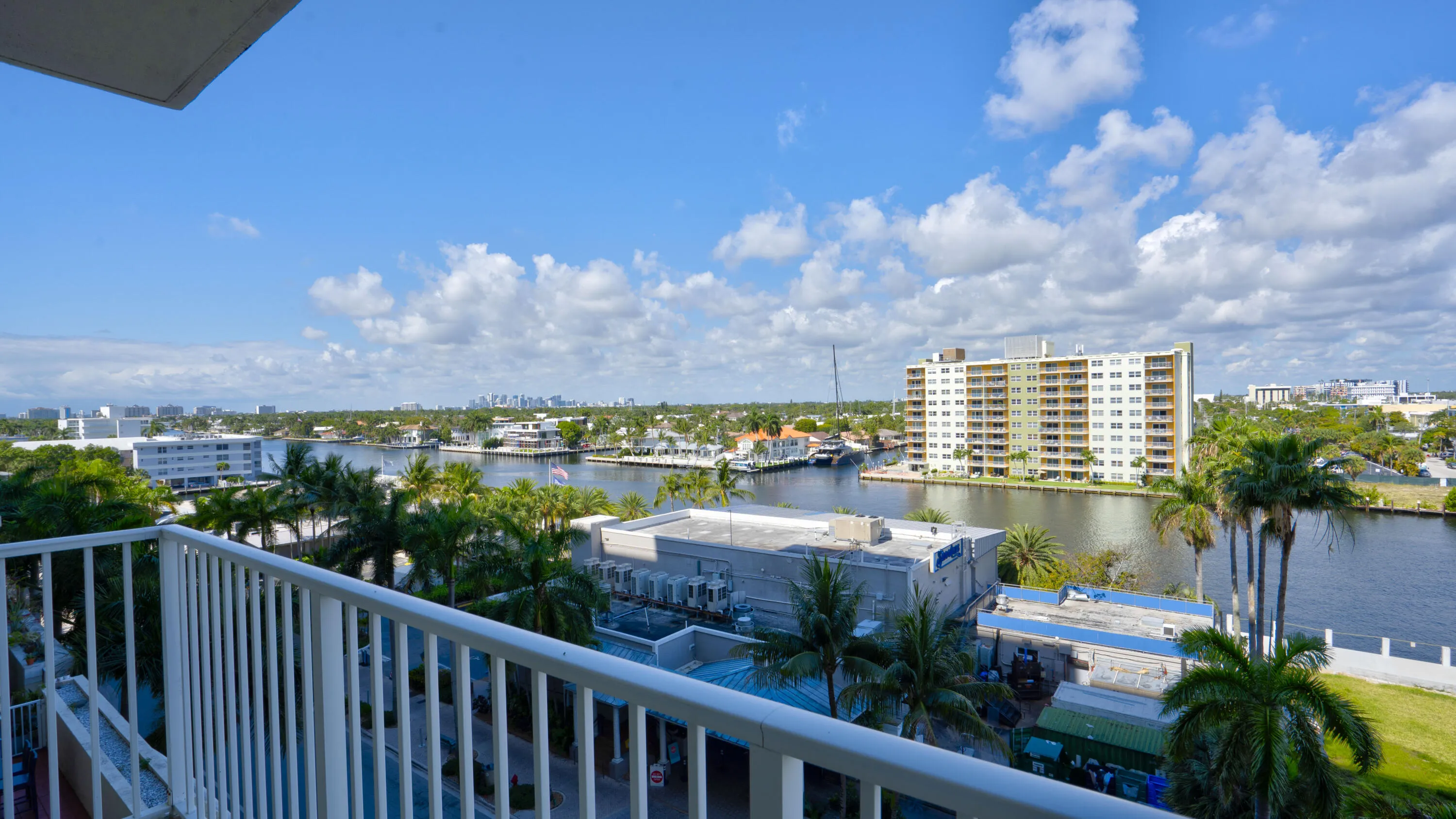 3020 Northeast 32nd Ave unit 606-15