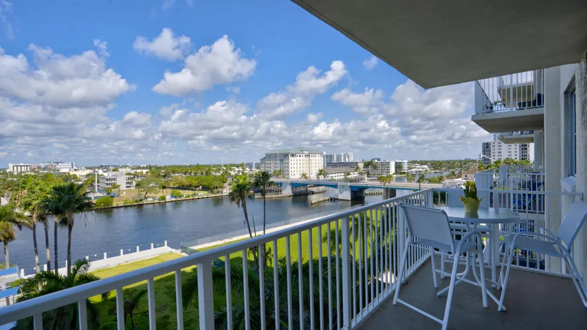 3020 Northeast 32nd Ave unit 606-12