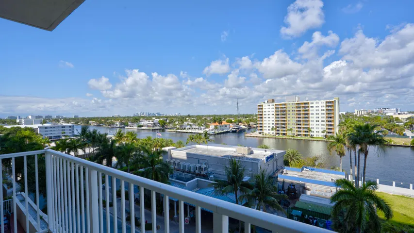 3020 Northeast 32nd Ave unit 606-15