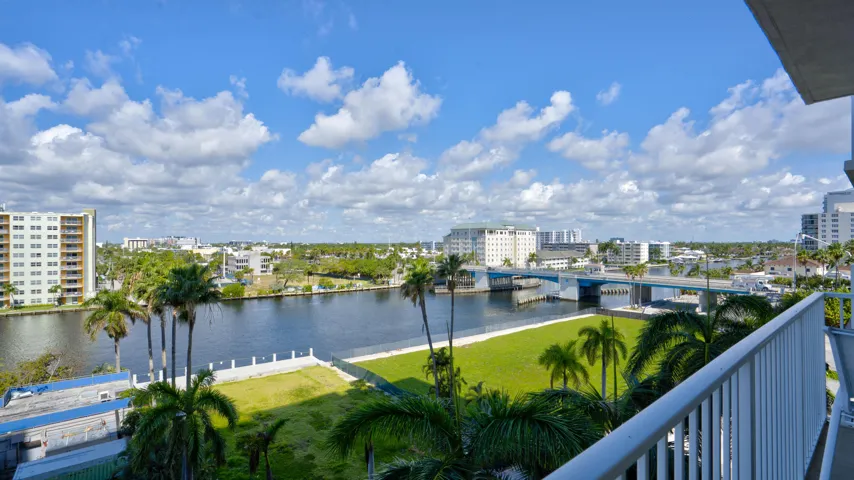3020 Northeast 32nd Ave unit 606-13