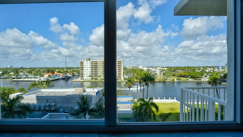 3020 Northeast 32nd Ave unit 606-21