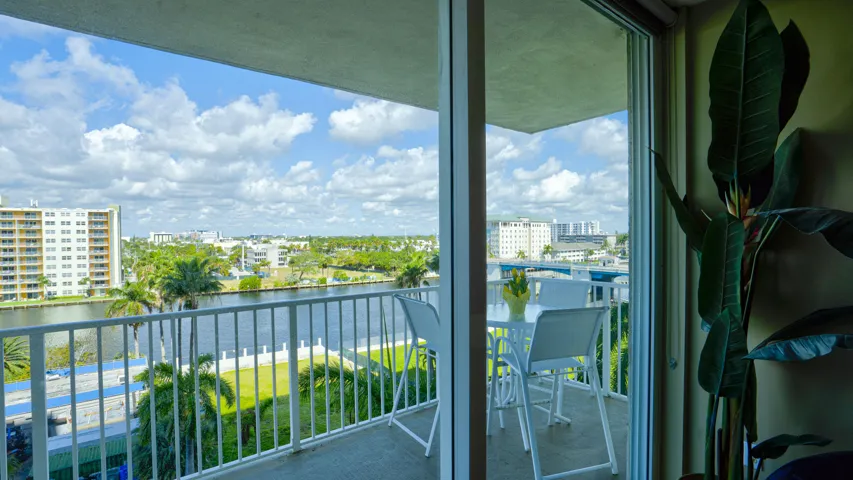 3020 Northeast 32nd Ave unit 606-17