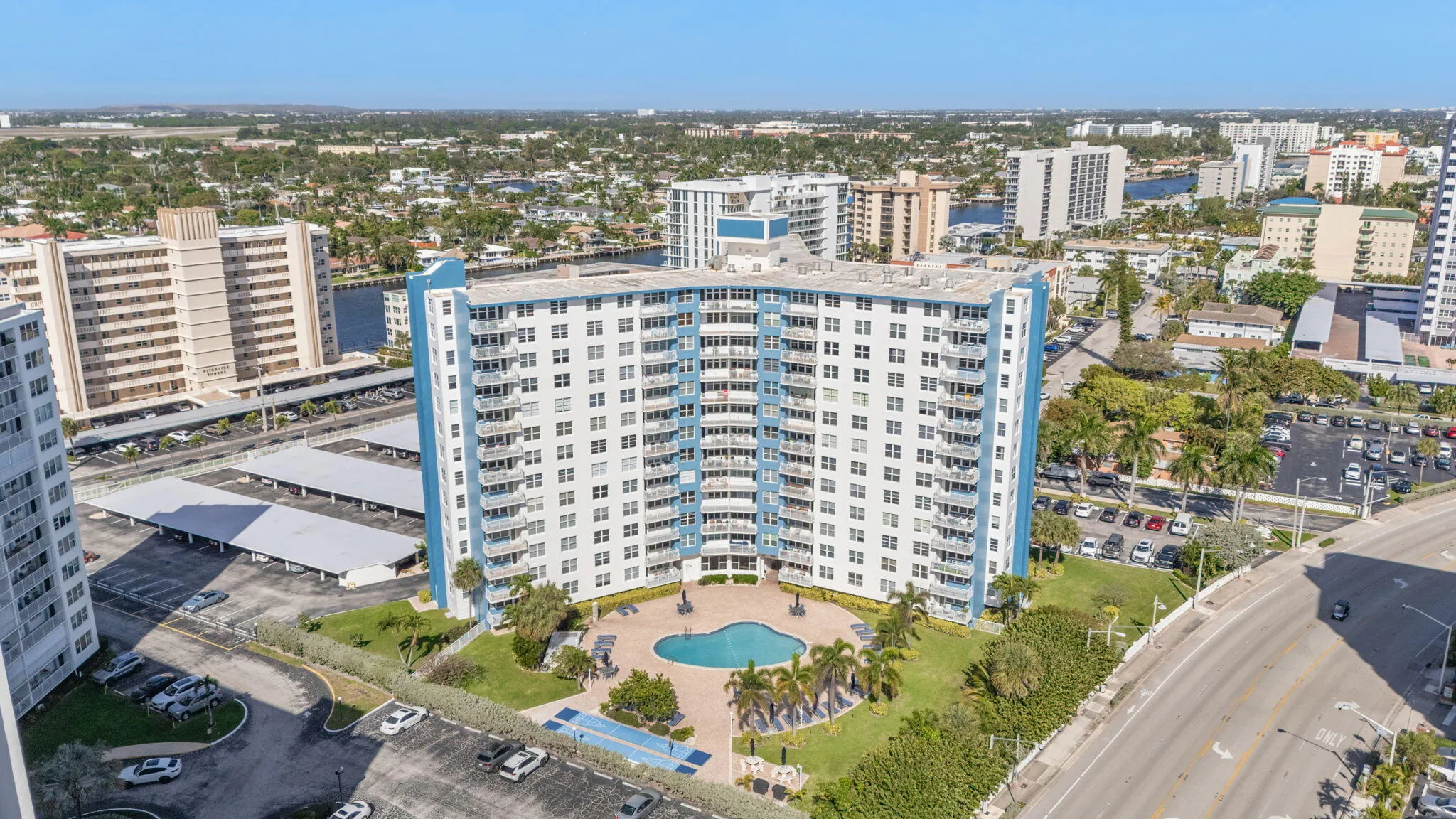 Neighborhood | Experience the vibrant Pompano Beach waterfront lifestyle
