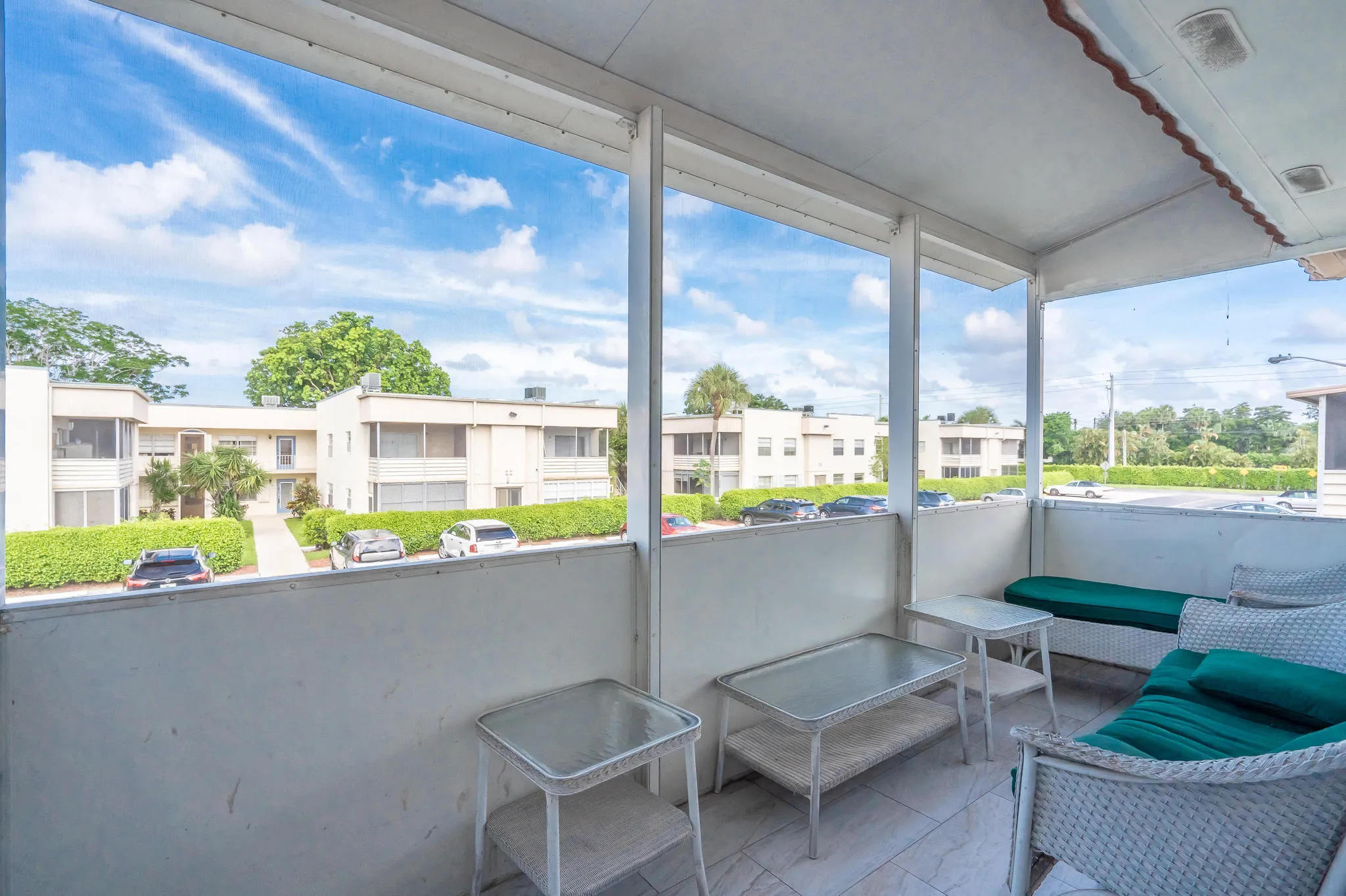 467 Sax Porch