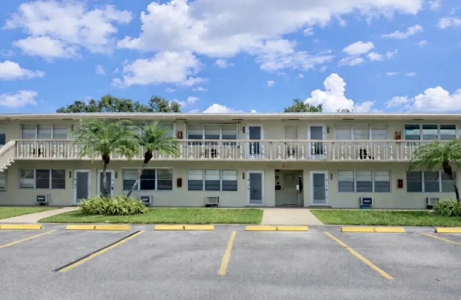 Two-story multi-unit building
