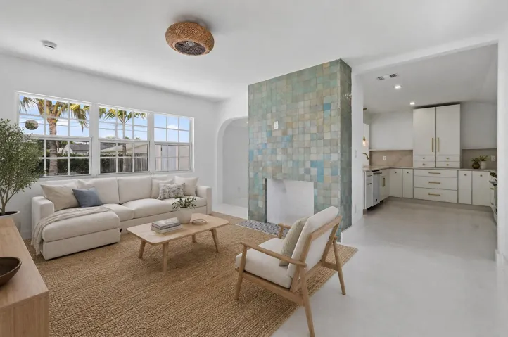 LivingRoom-VirtuallyStaged