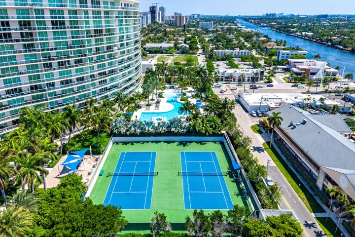 2 tennis courts