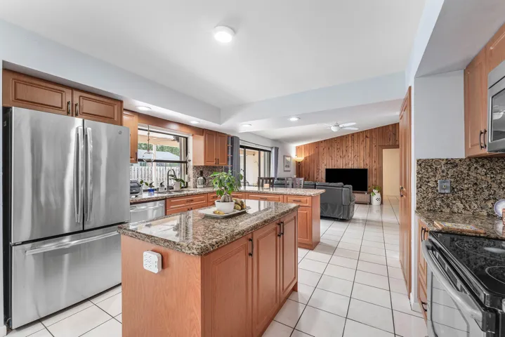 013-1217Northwest111thWay-CoralSprings-F