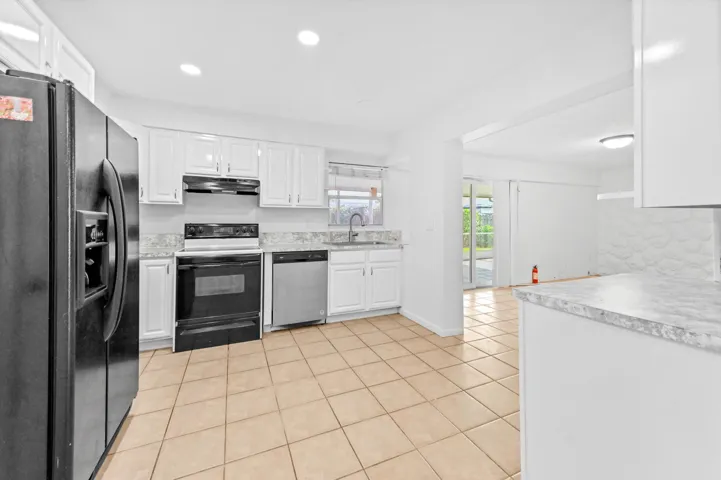 Spacious Kitchen