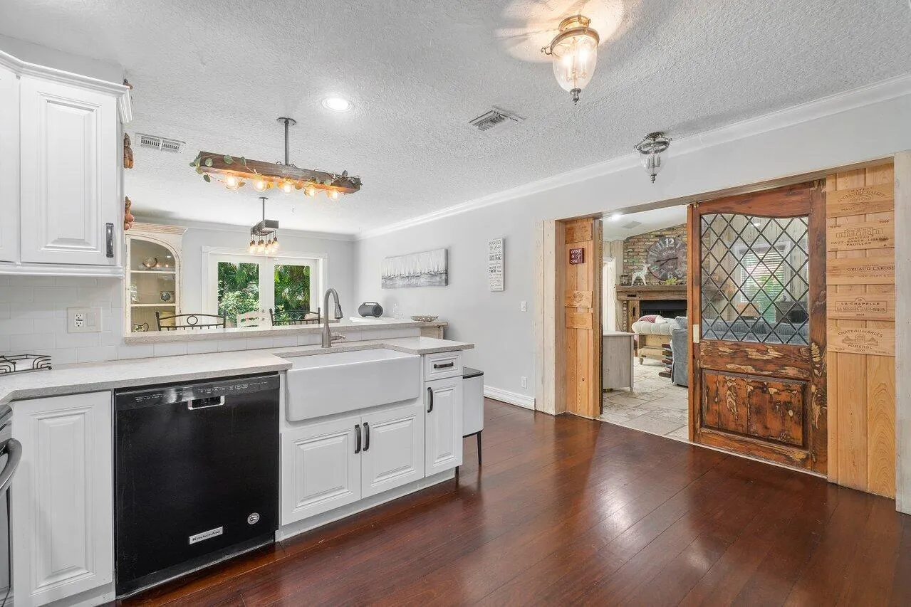 Kitchen 4