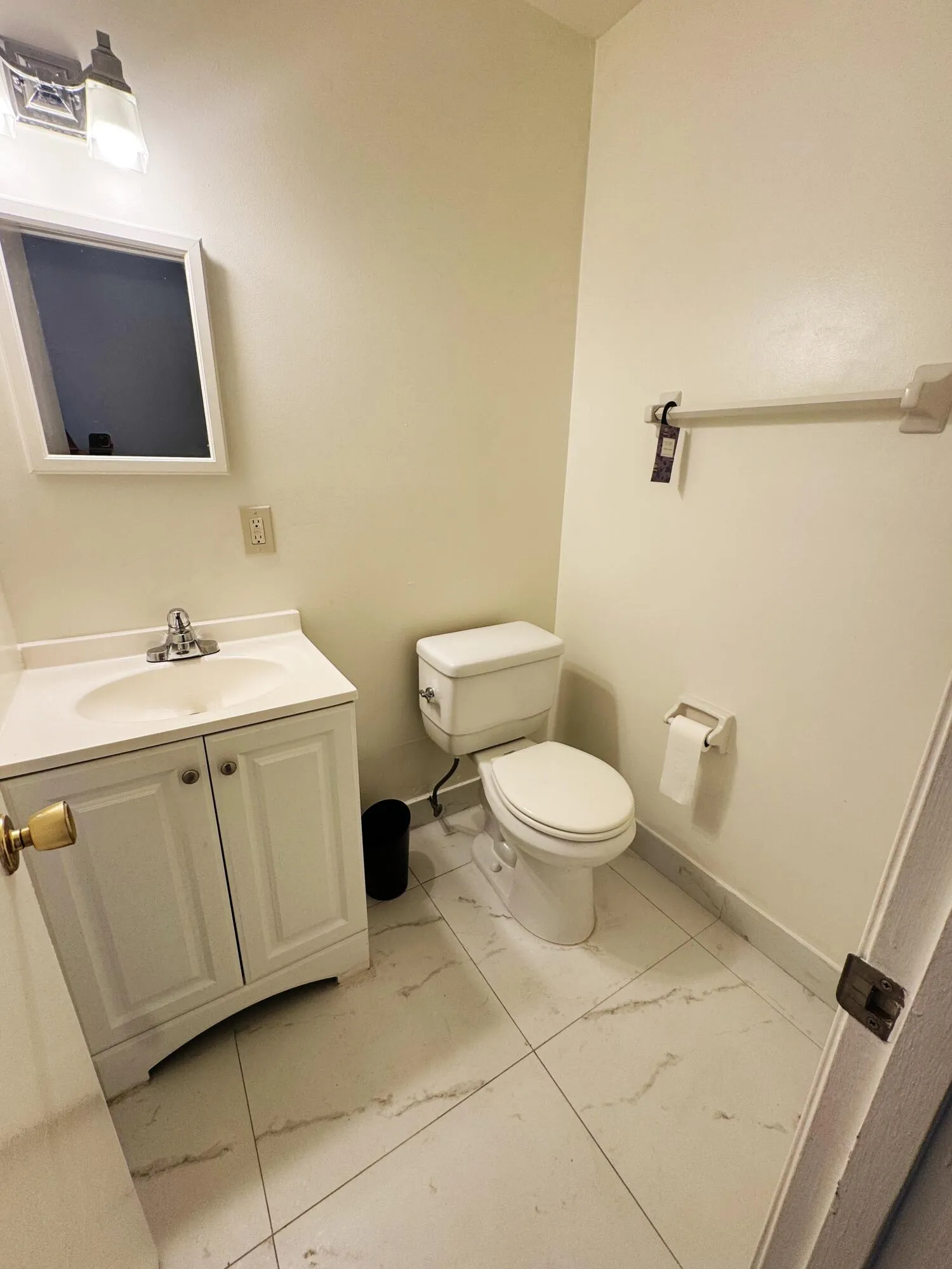 Second Bath - Jack n Jill entrance
