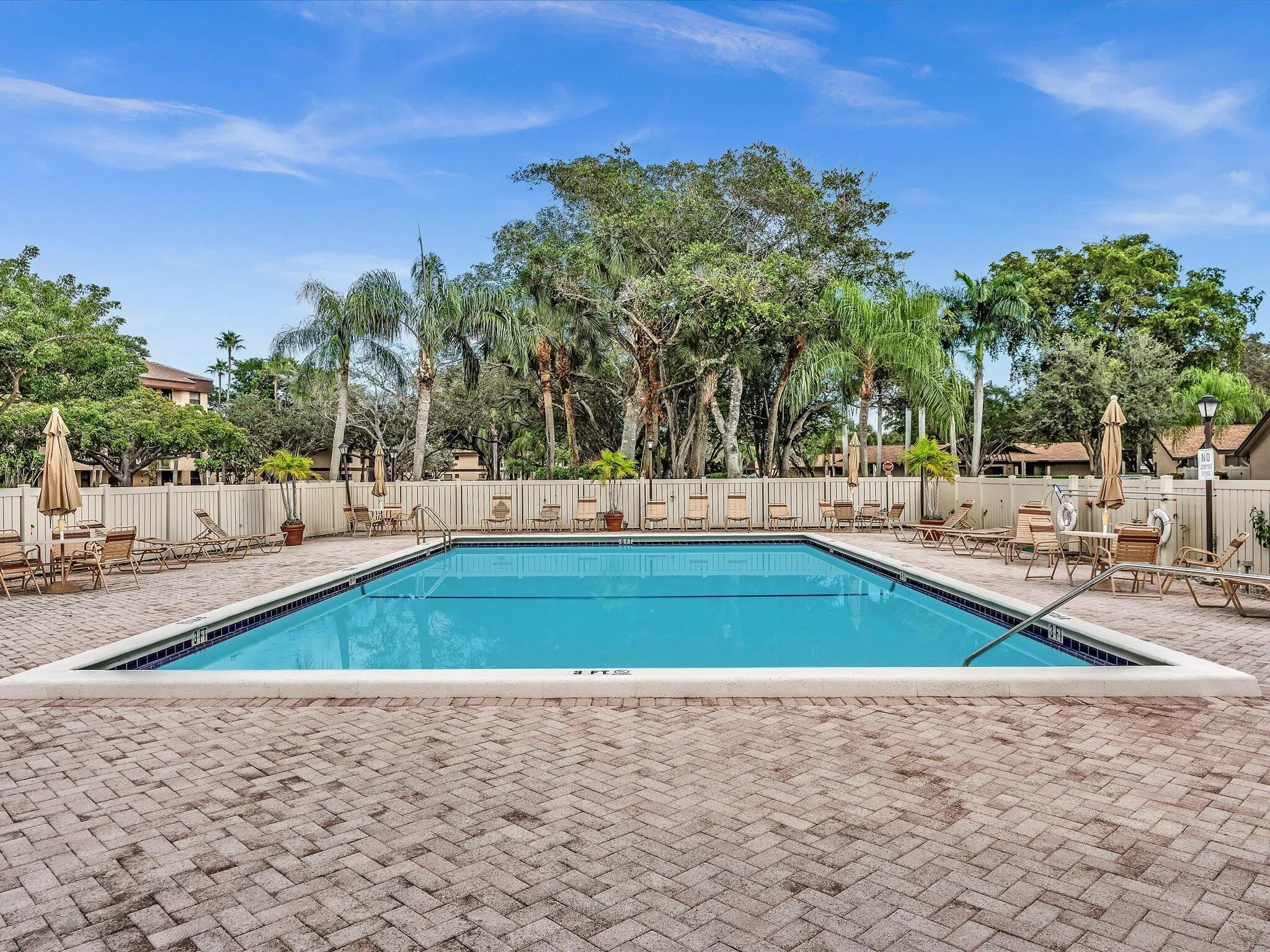 Applewood I - Community Pool