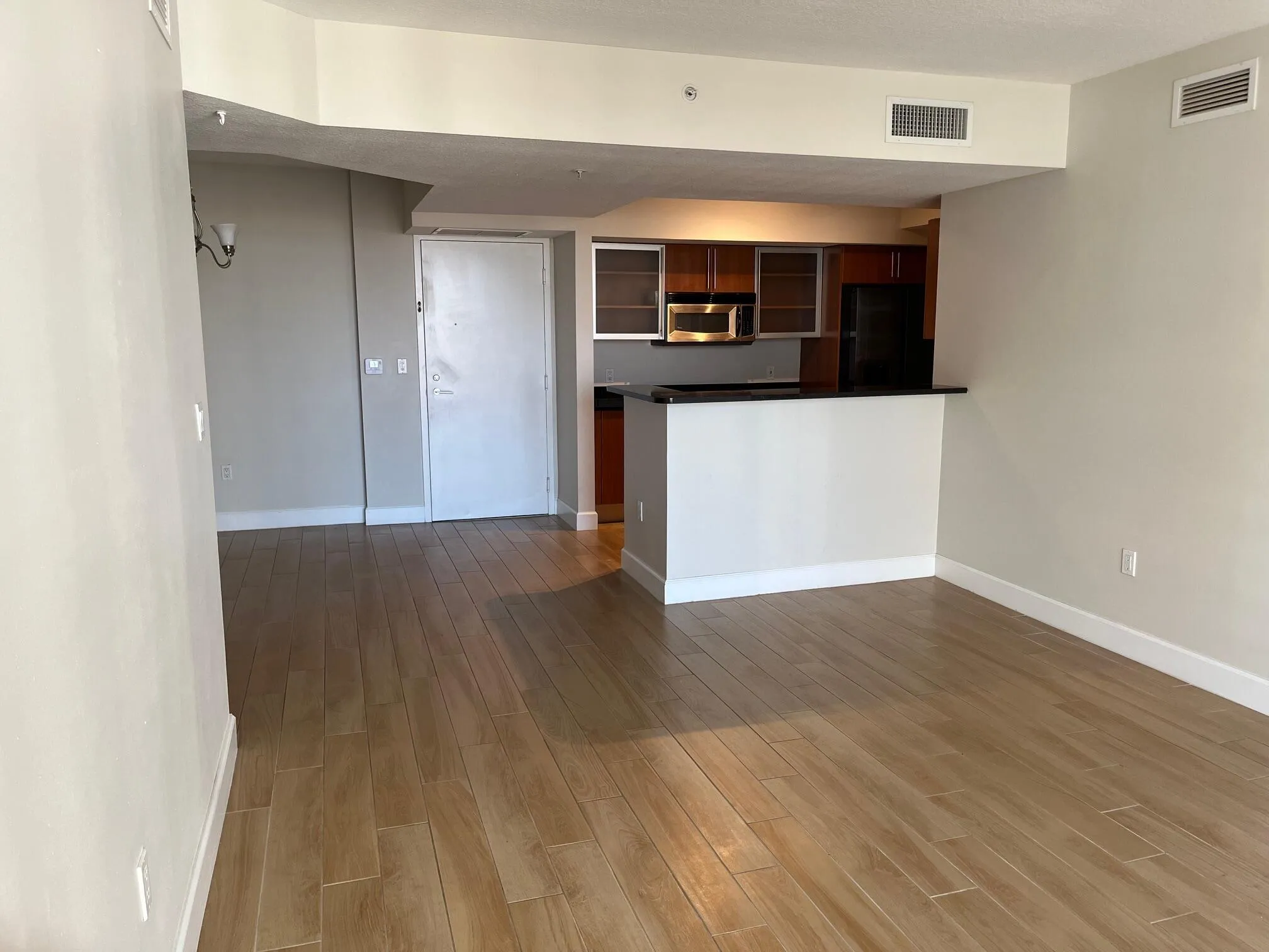 LIVING ROOM TO KITCHEN