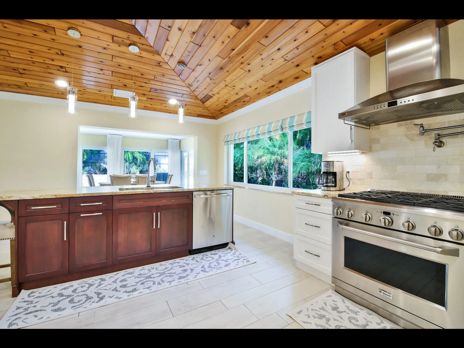 451 KITCHEN 4