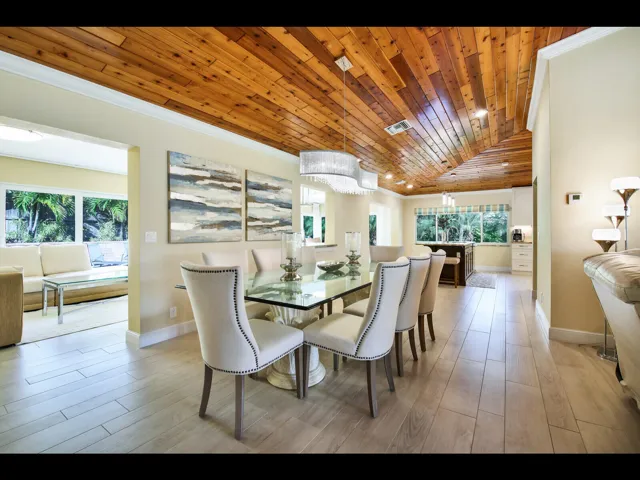 451 LYRA DINING 1
