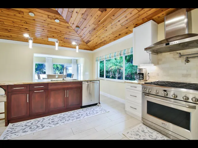 451 KITCHEN 4