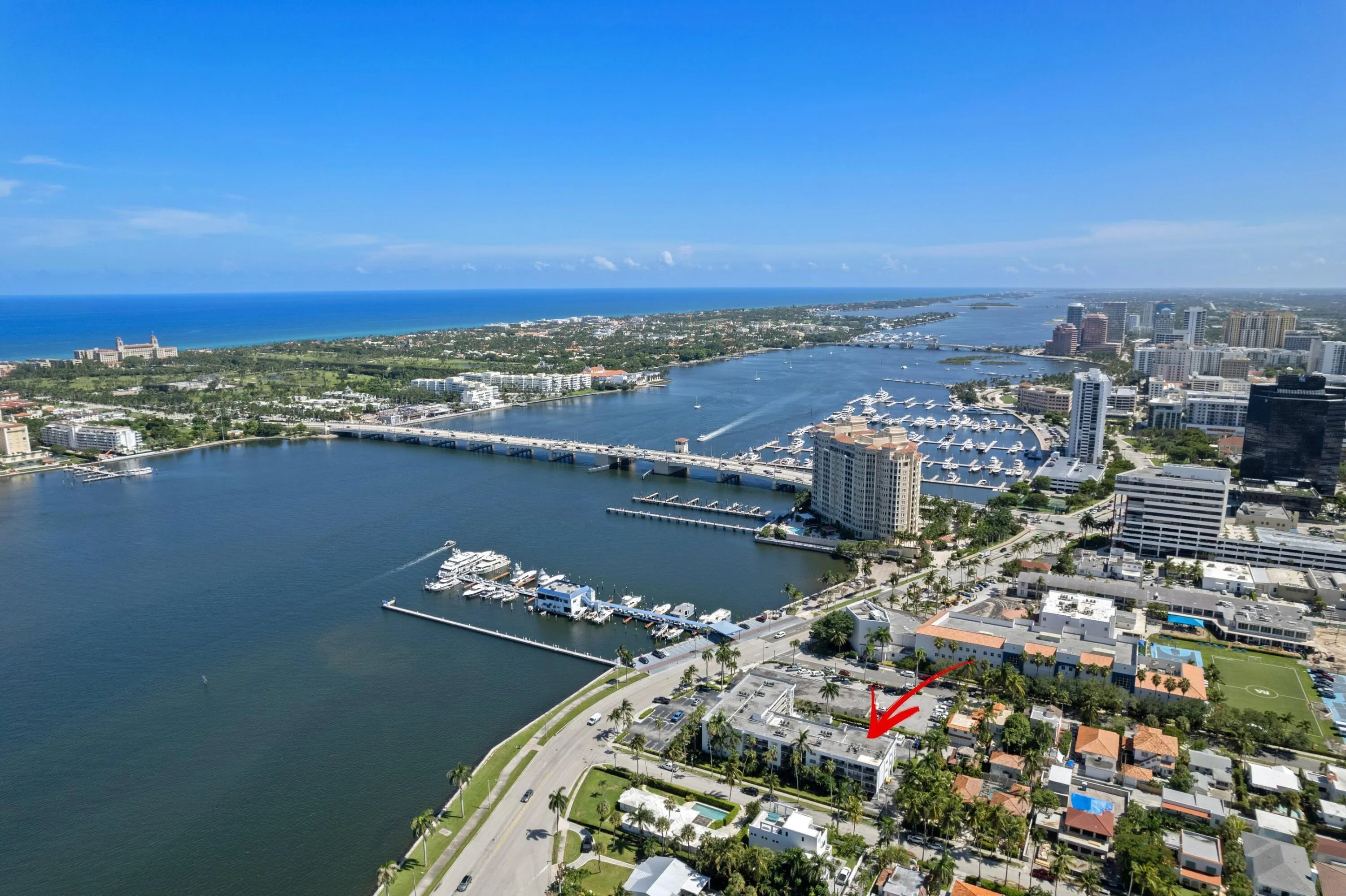 Prime North Flagler location across from Palm Beach Yacht Club