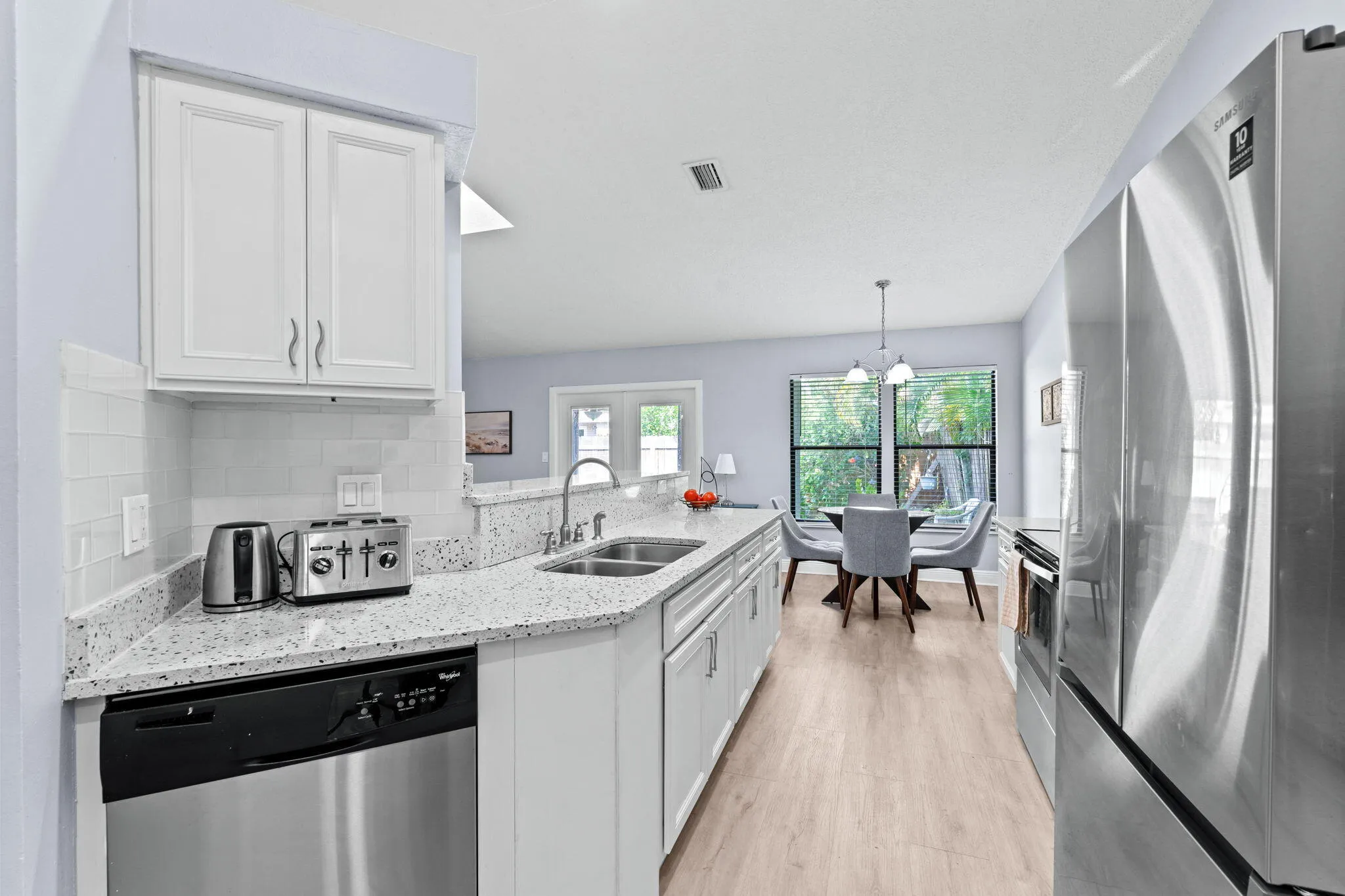 17-web-or-mls-A7409720
