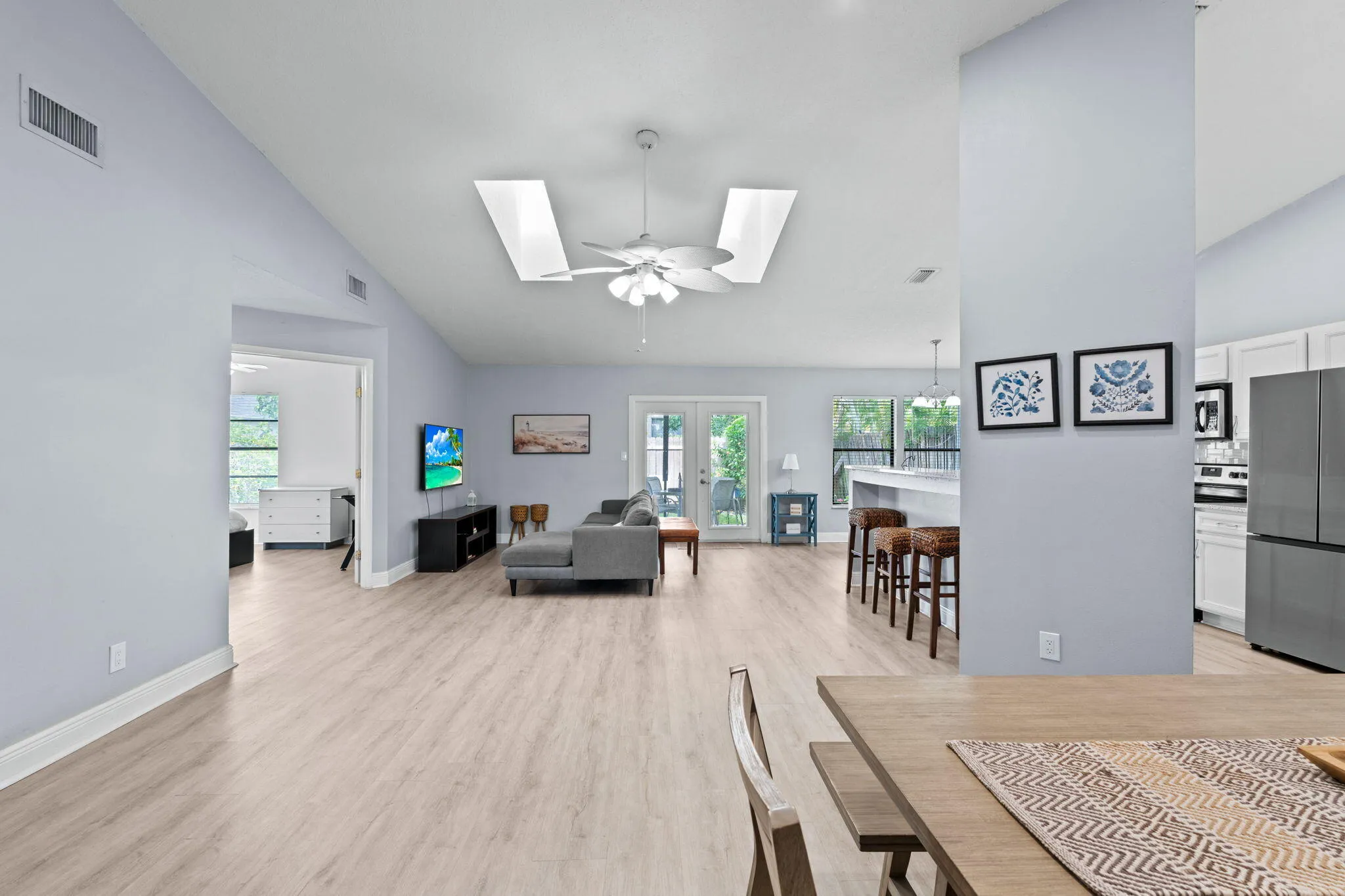 10-web-or-mls-A7409741