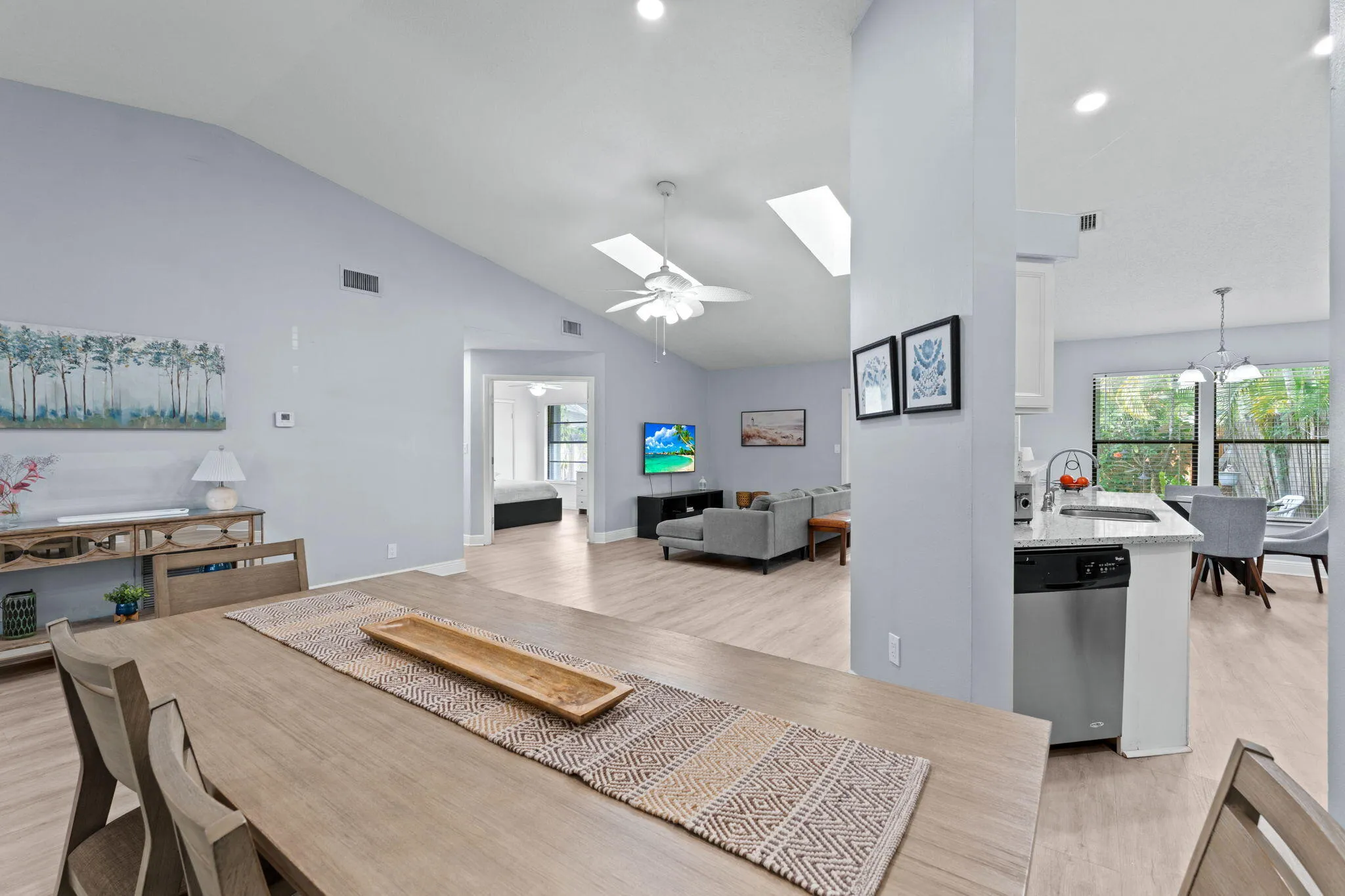 8-web-or-mls-A7409732