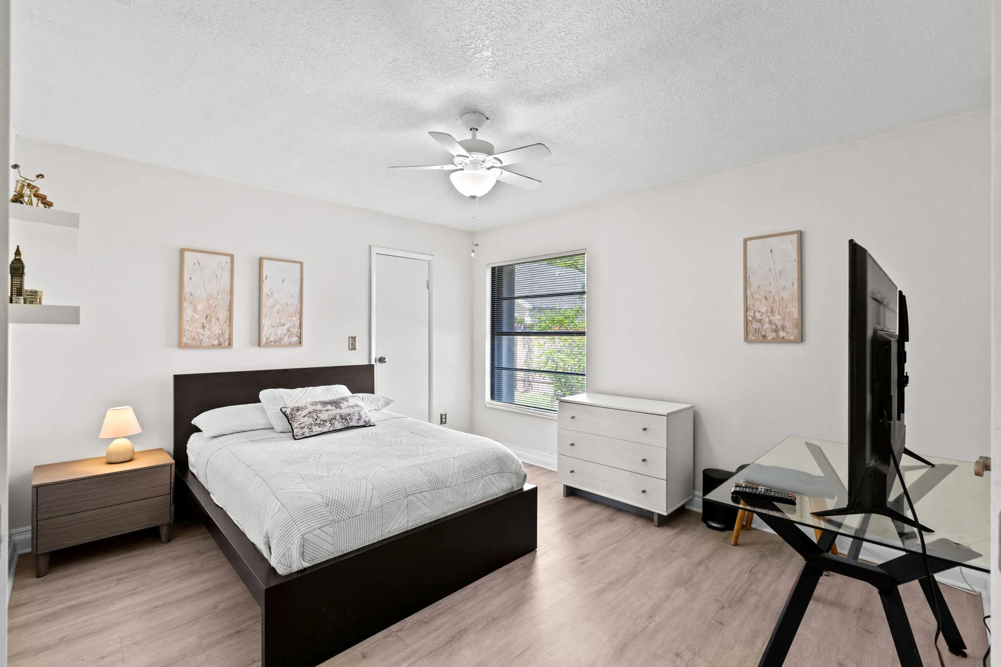 27-web-or-mls-A7409672