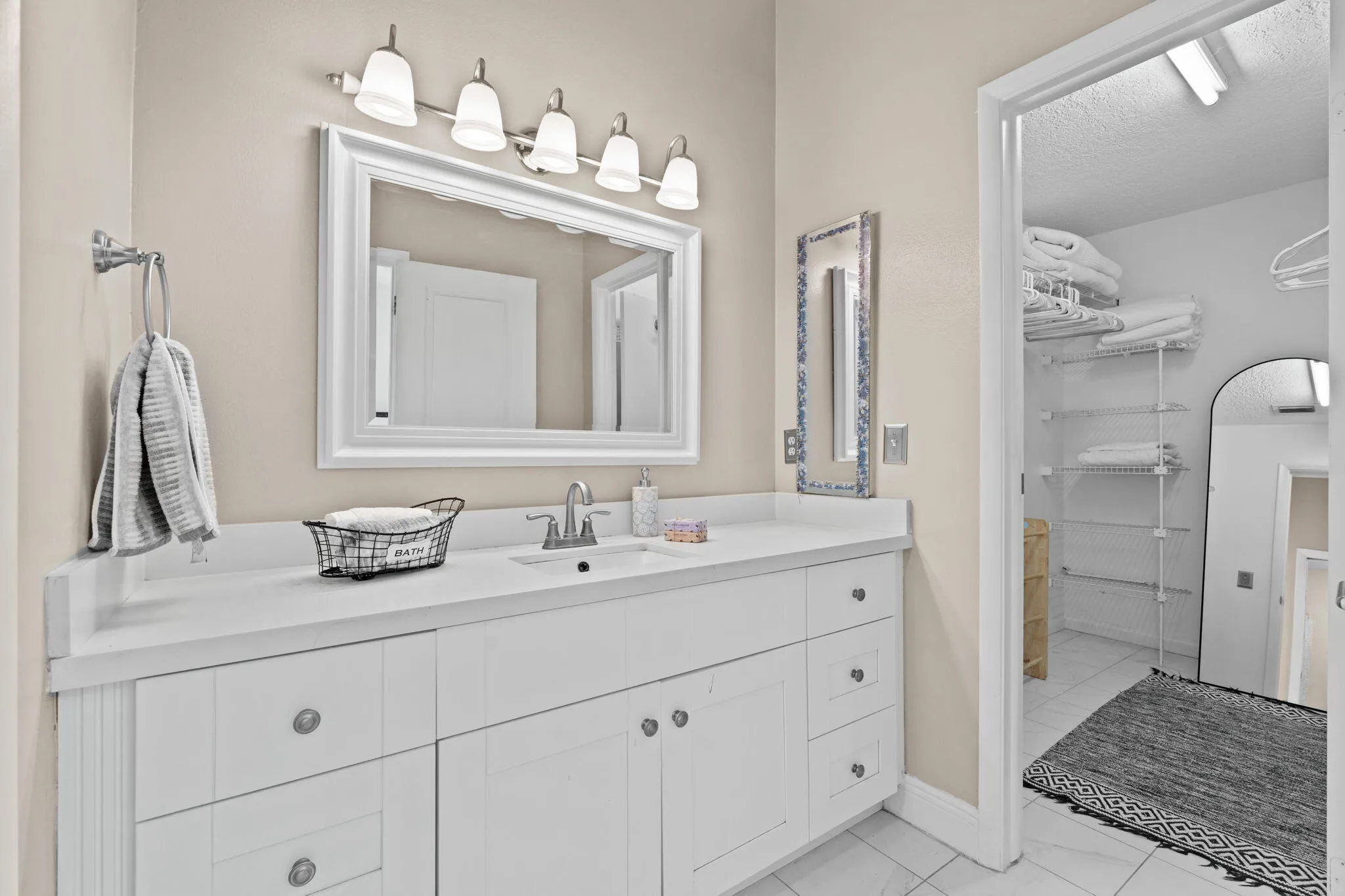 25-web-or-mls-A7409654