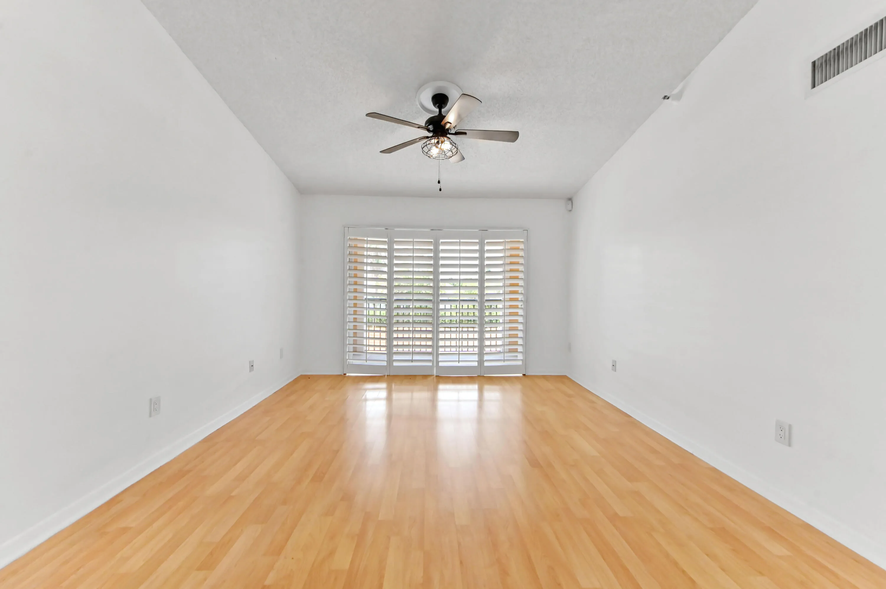 09 living room 04