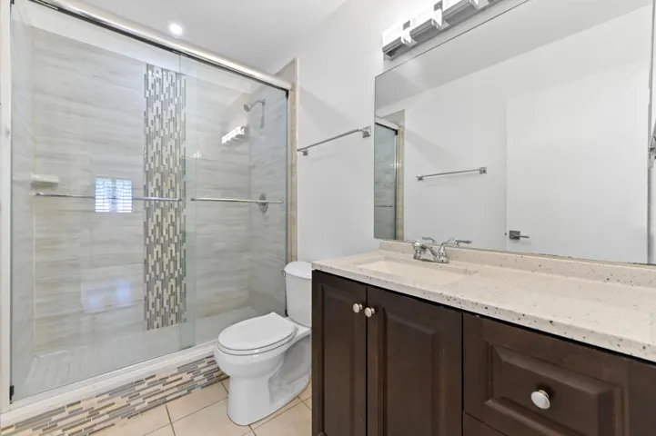 16 bathroom 01