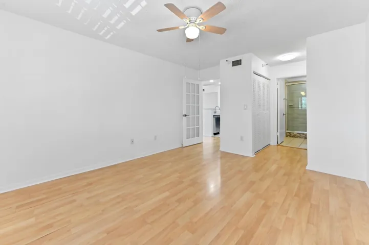 14 bedroom 02