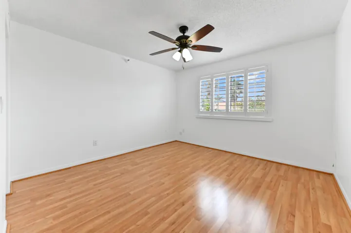19 bedroom 01