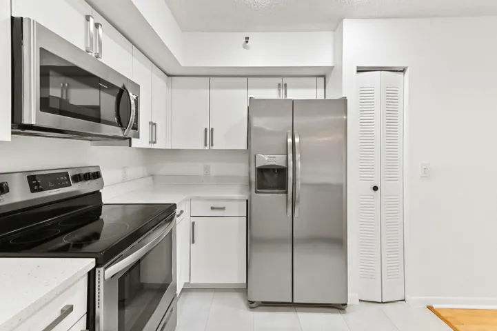 11 kitchen 02