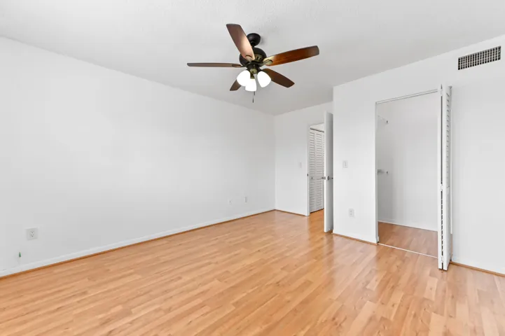 21 bedroom 03