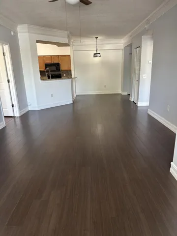 Living Room/ Dining Area