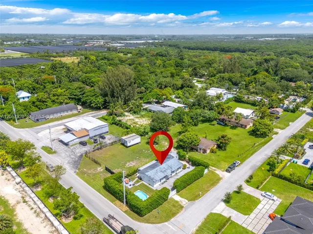 SIDE IS ON SW 232 STREWT IN ANDERSONS CORNER REDLAND , FL. NO ASSLOCIATION
