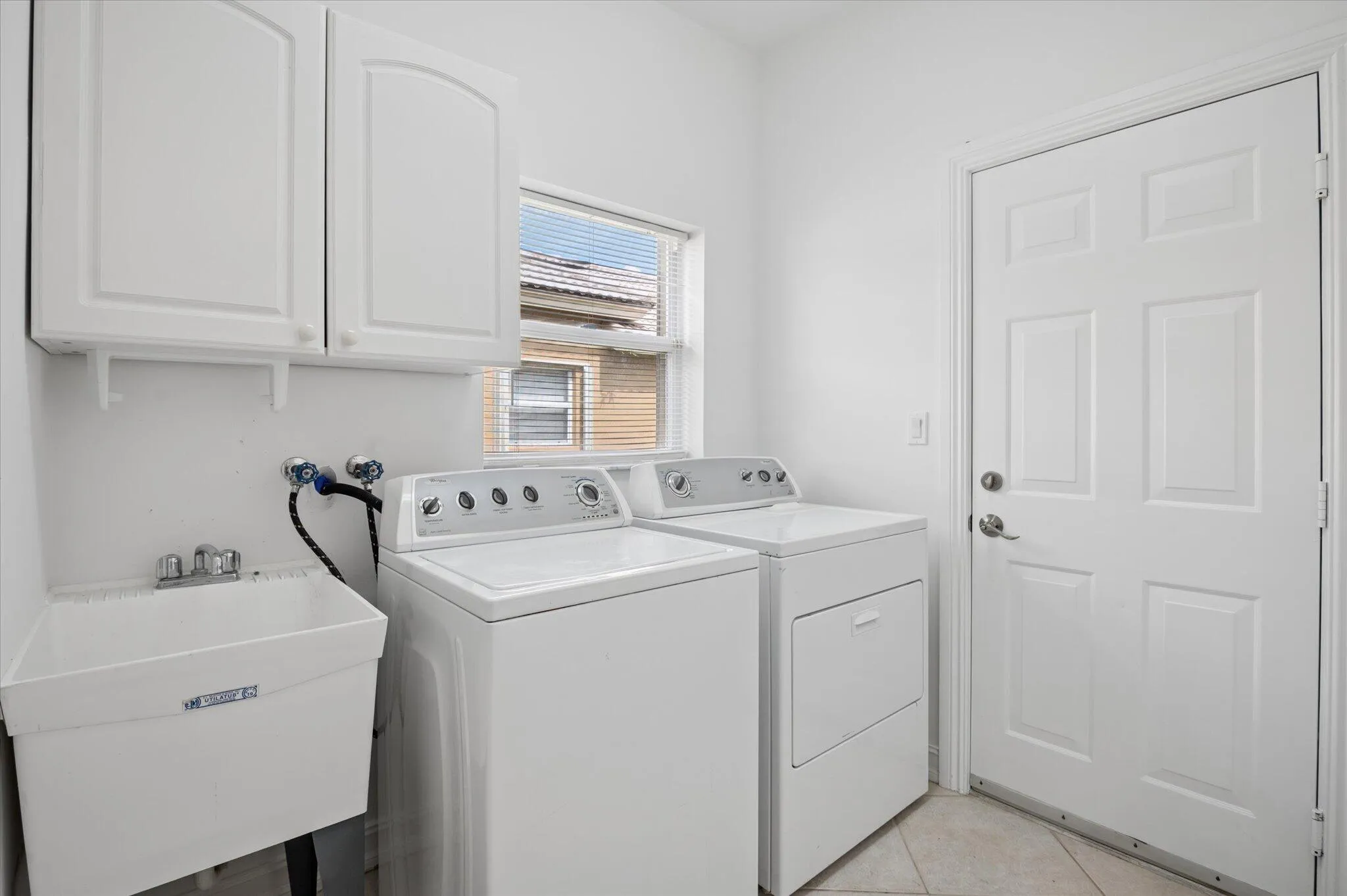 19-Klein-11289 NW 65th Mnr-19