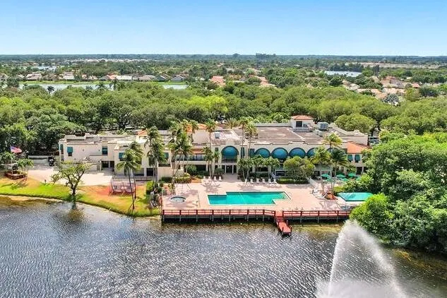 Clubhouse1