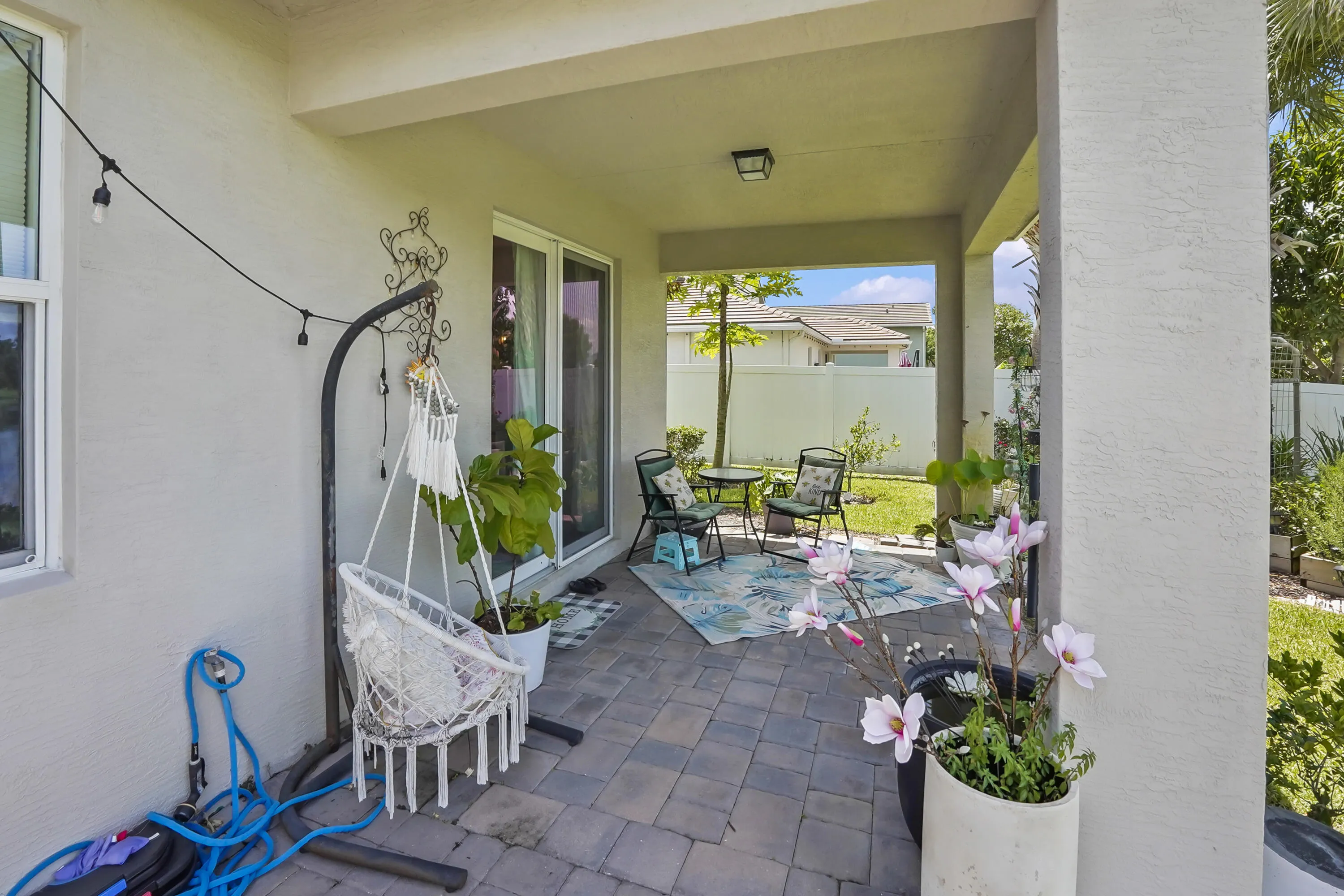 49 Patio 01