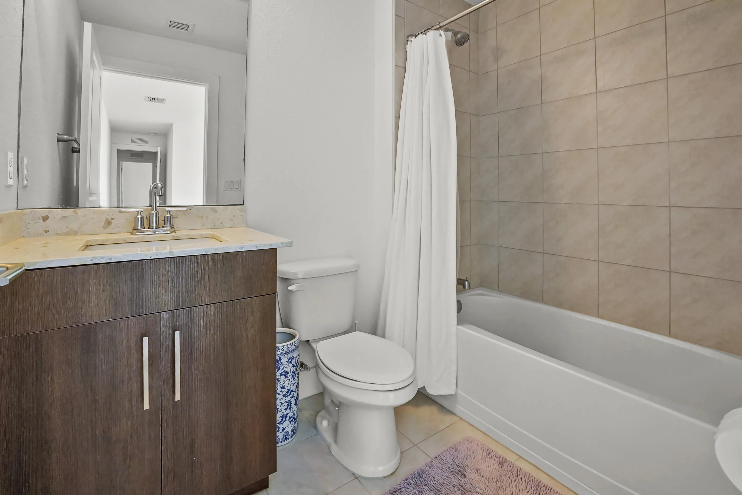 47 Bathroom 01