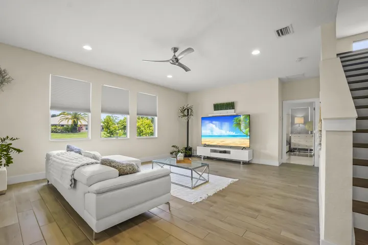08 Living room 01