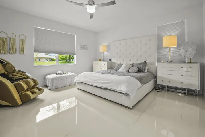 22 Bedroom 01