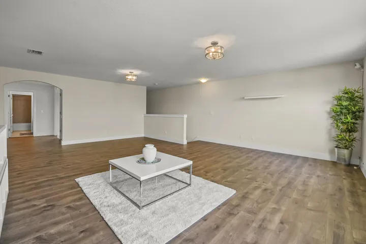 33 Family room 02