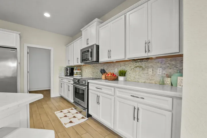 12 Kitchen 01