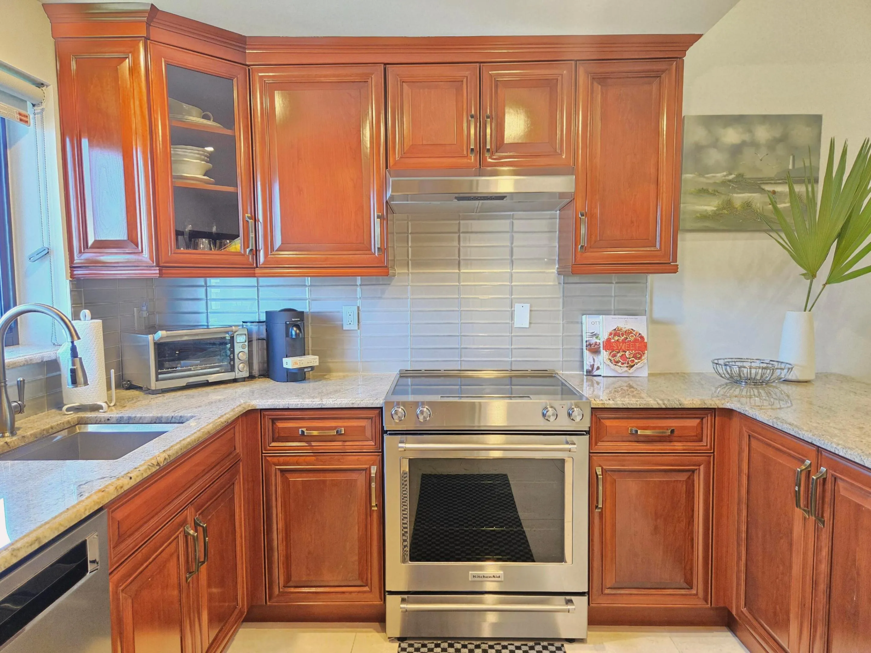 VV kitchen new SS appliances