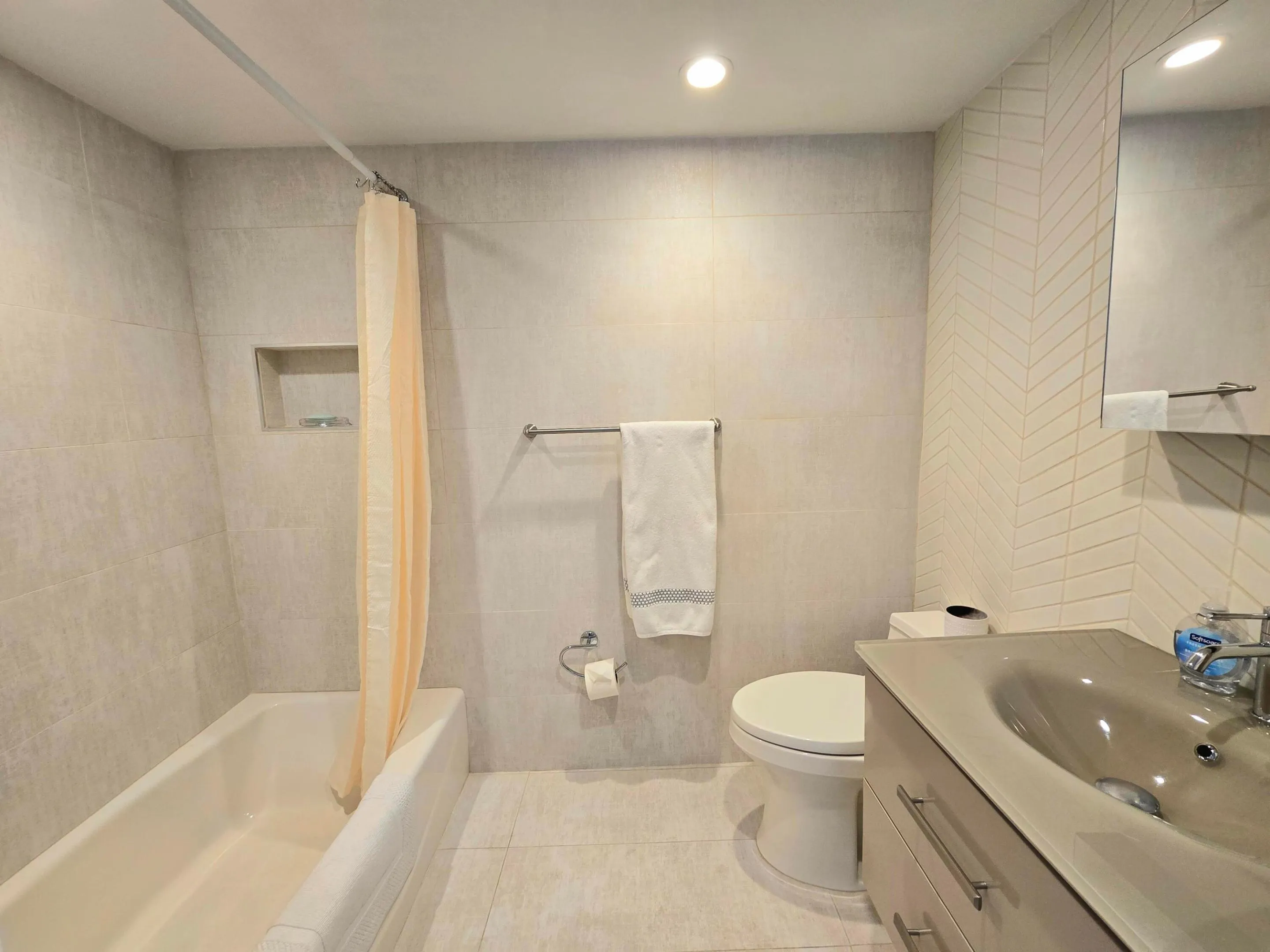 VV second full bathroom with bathtub