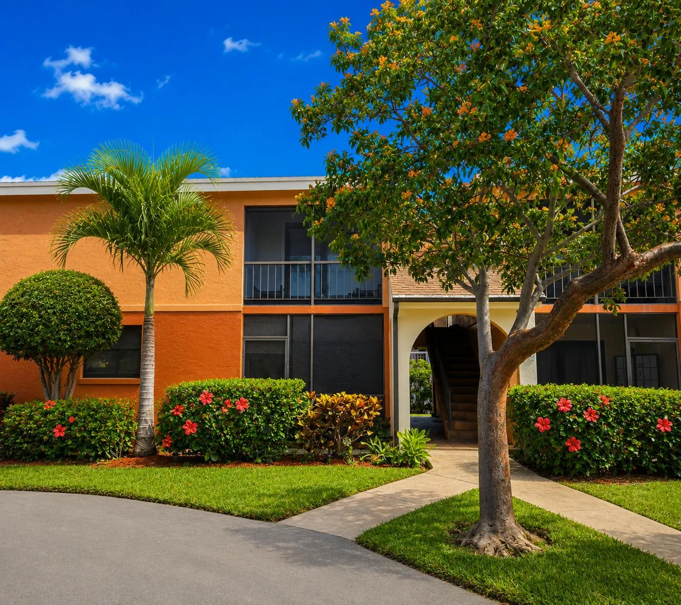 Second Floor 2BD/2BA Newly Furnished Condo